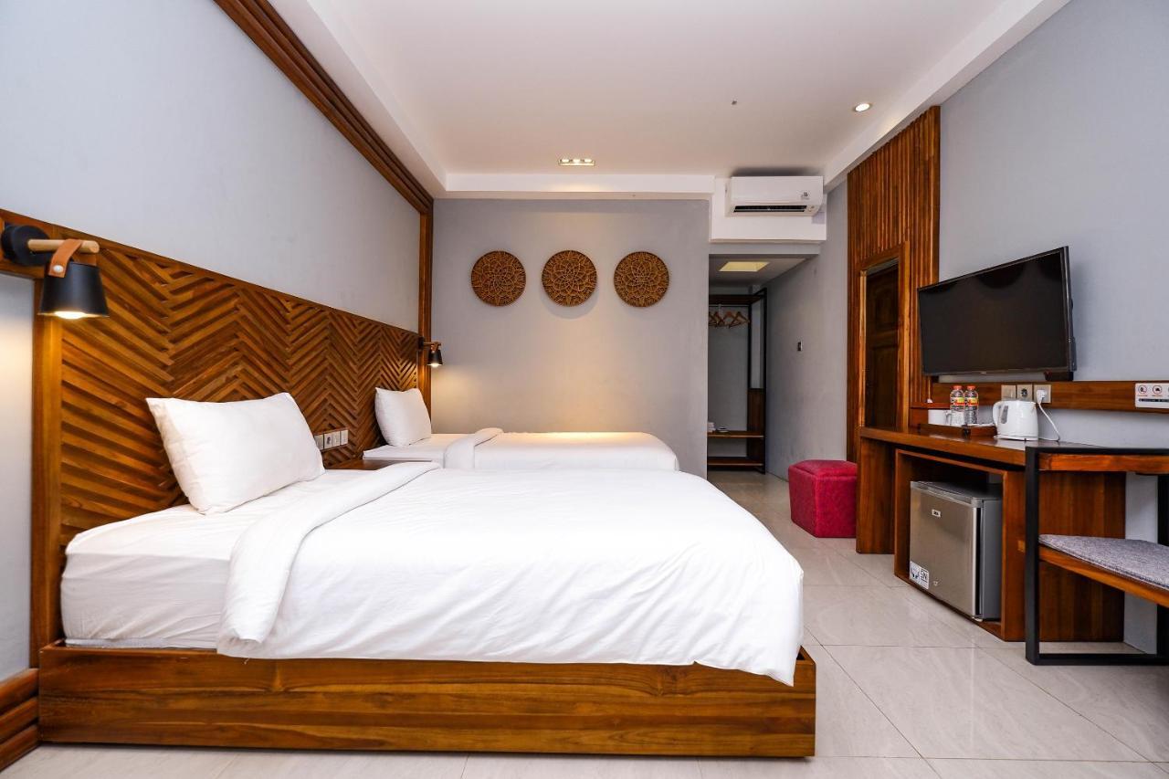 Maharani Guest House Yogyakarta Exterior photo